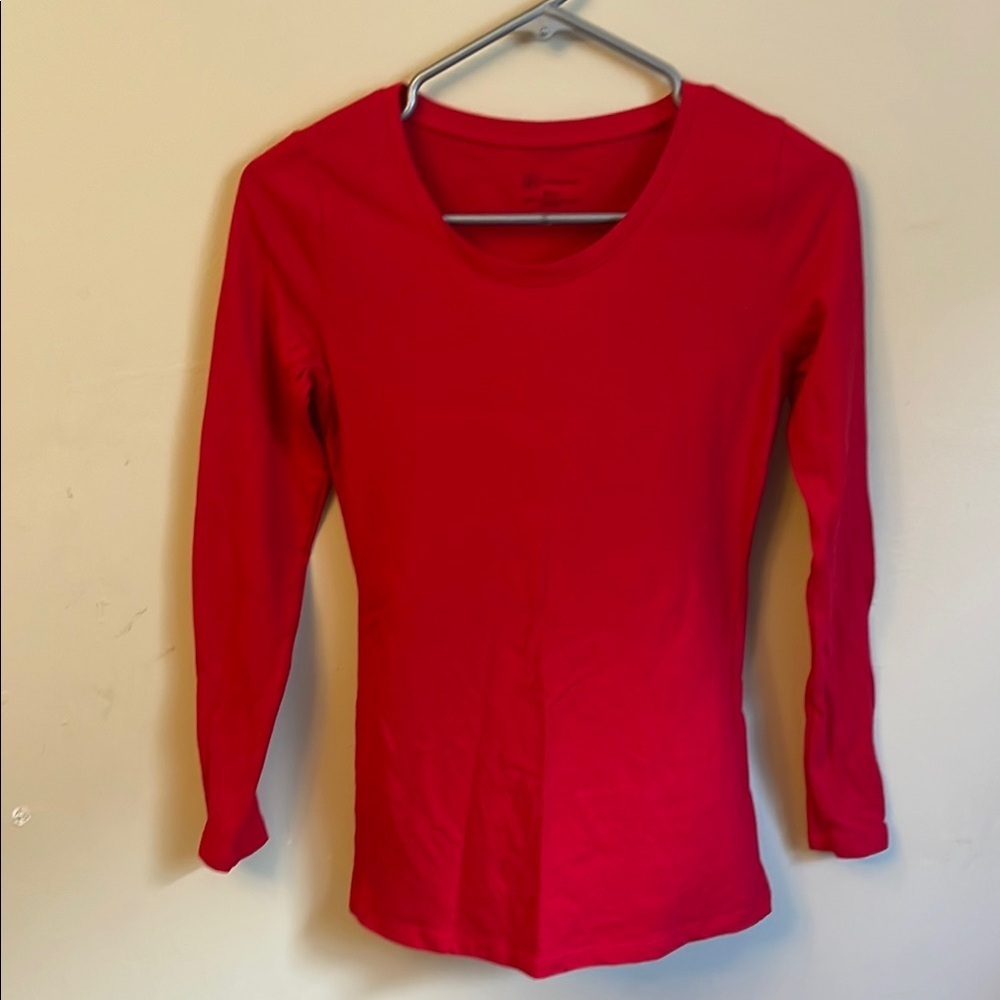 No Boundaries Red Fitted 3/4 Sleeve Tee (Bin D)​​